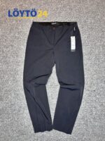 (Suomi) Suorat Mustat Housut - Cambio Ros Summer Cropped - Koko 38 - Pilt 4