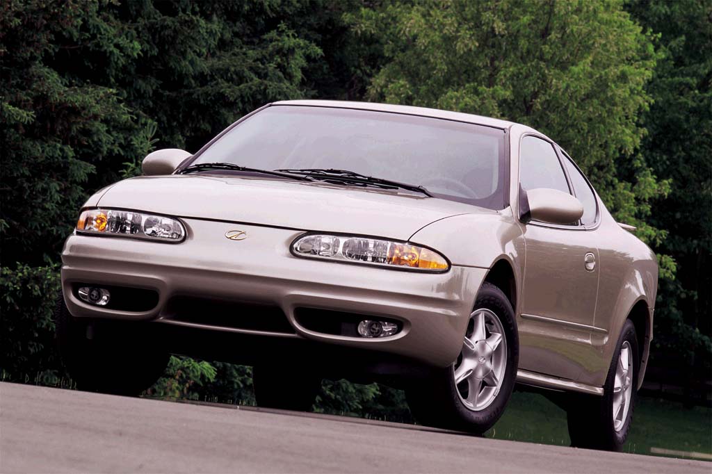 CHEVROLET ALERO 1999-2001 / Grand Am 1999-2001 TUULILASI CHEVROLET ALERO 1999-2001 / Grand Am 1999-2001 TUULILASI - Image 1