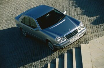 MERCEDES W 210 E-CLASS 95/01-03/01 SAD. TUULILASI MERCEDES W 210 E-CLASS 95/01-03/01 SAD. TUULILASI - Image 1
