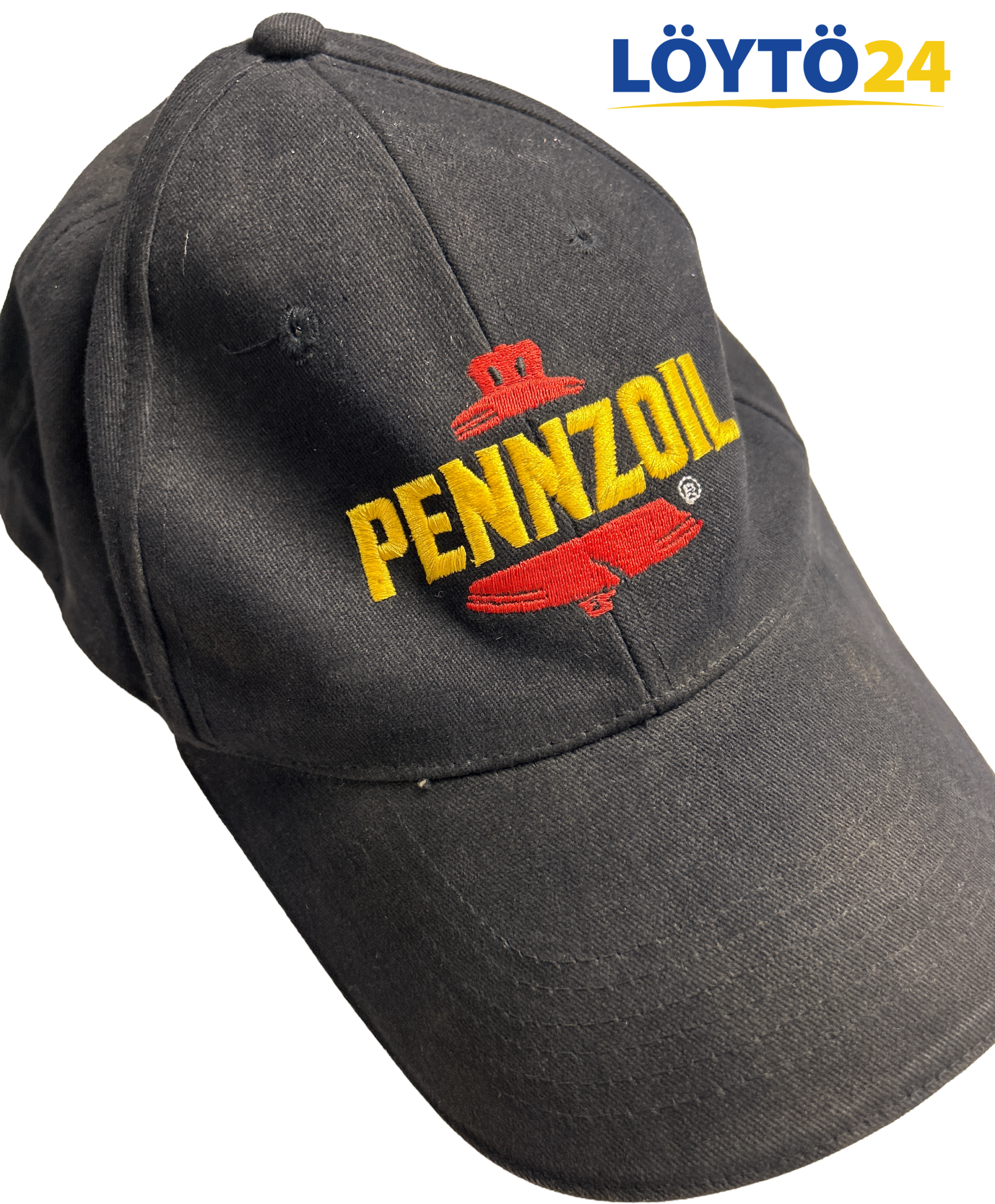 Untitled - 15. heinäkuuta 2026 klo 08.28.55 (8) Musta vintage Pennzoil lippis keltaisella ja punaisella brodeerauksella kuvattuna yläviistosta
