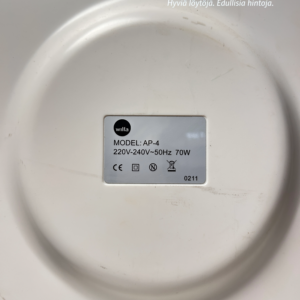 Wilfa AP-4 -mallimerkintä ja tekniset tiedot pohjan tarrassa.