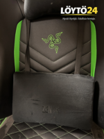 Lähikuva Razer Tarok Pro lannetyynystä ja vihreästä Razer-logosta