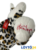 Hamleys-logo kirjailtuna pehmolelun valkoiseen jalkapohjaan.