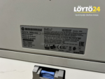 HP LaserJet Pro M404n tyyppikilpi, valmistusaika tammikuu 2020 ja sarjanumero