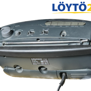Grundig RR 276 kasettiradion säätimet, näppäimet ja takapaneeli ylhäältä päin.