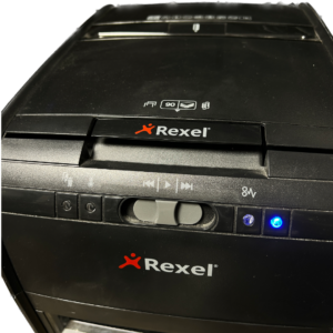 Rexel Auto+ 90X paperinsilppurin ohjauspaneeli ja kansi edestä