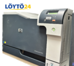 Käytetty HP Color LaserJet CP5225 monitoimitulostin viistosta kuvattuna